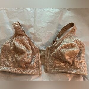 3 brand new! Breezies bras 40C